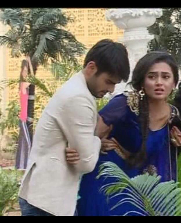 pain hidden in her eyes…. Episode 9