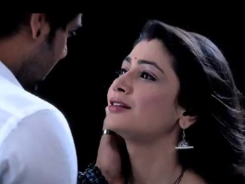 A Restless Rockstar and His Secret Fan (Episode 13)