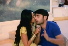 KUCH ISS TARAH (Episode 45) (mysterious caller)