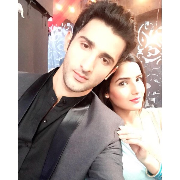 Tashan-e-deewangi twinj intro
