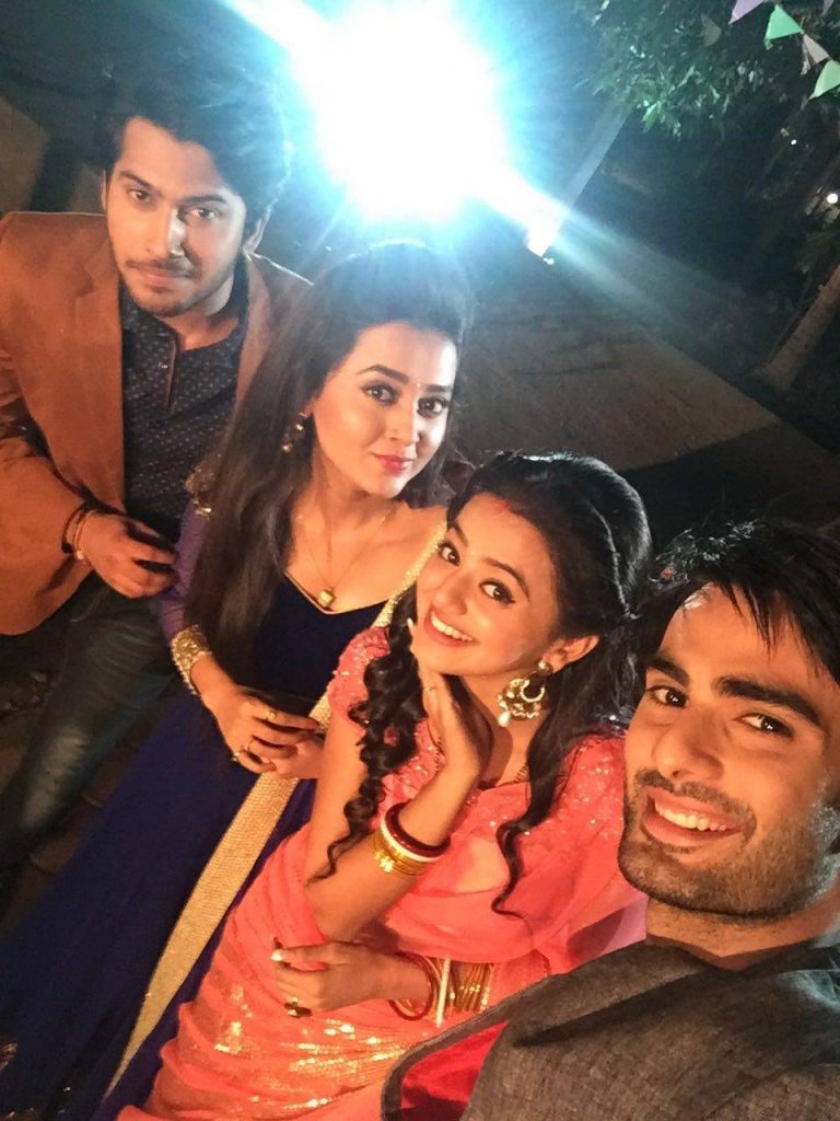 Tere mere khwabon ki kahani (Story of our dreams)- Swaragini (Episode 3)