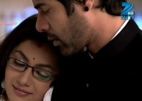 Zindgi Bitaungi Tere saaye mein(Episode 7)