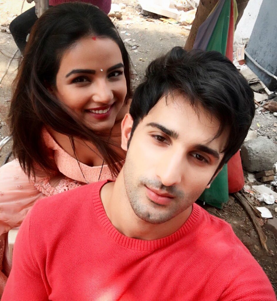 Valentine week FS~ Shot 2 (Chocolate day nd Teddy day) by Kruti