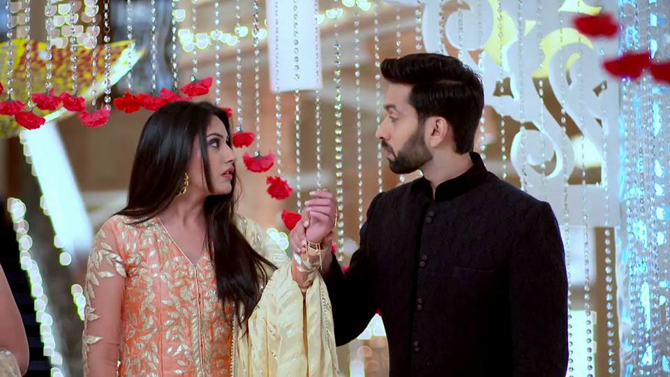 Mere Sang Toh Chal Zara(Shivika FF) by Archiya (PART 3)