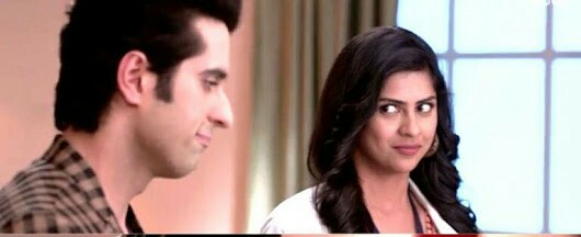 Mrs. Khadoos v/s Mrs. Malhotra (plot)