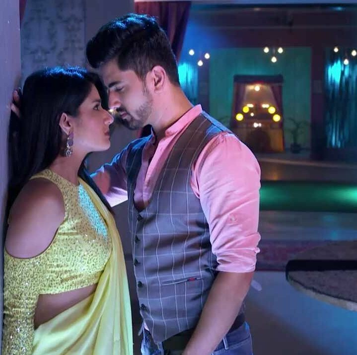 Kyun Choda Mujhe! A Avniel Fan fiction Part-2