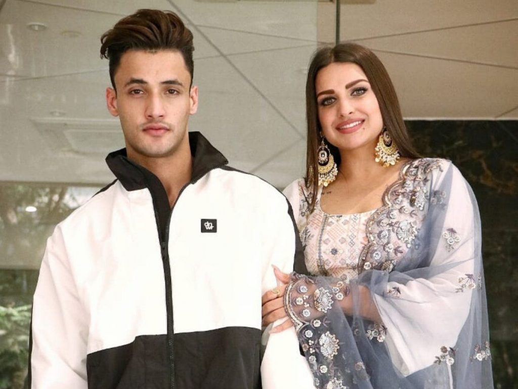 Himanshi Khurana comes out in support of Asim Riaz after the Tweet controversy