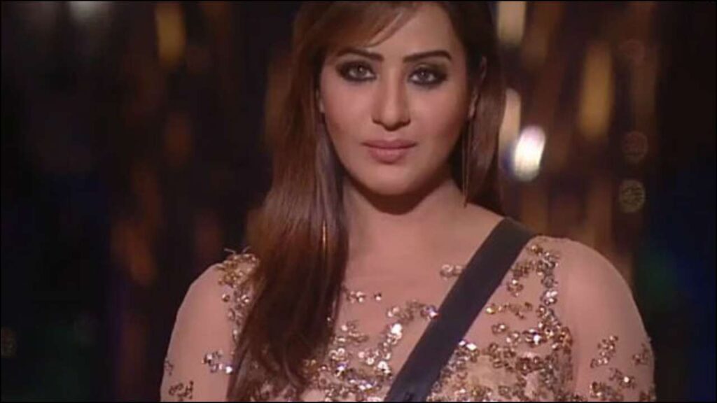 Shilpa Shinde gives a befitting reply to Gulki Joshi’s ’15 minutes of fame’ comment; says, ‘Their monthly paycheck is my per day and those 15 minutes changed the TRP”