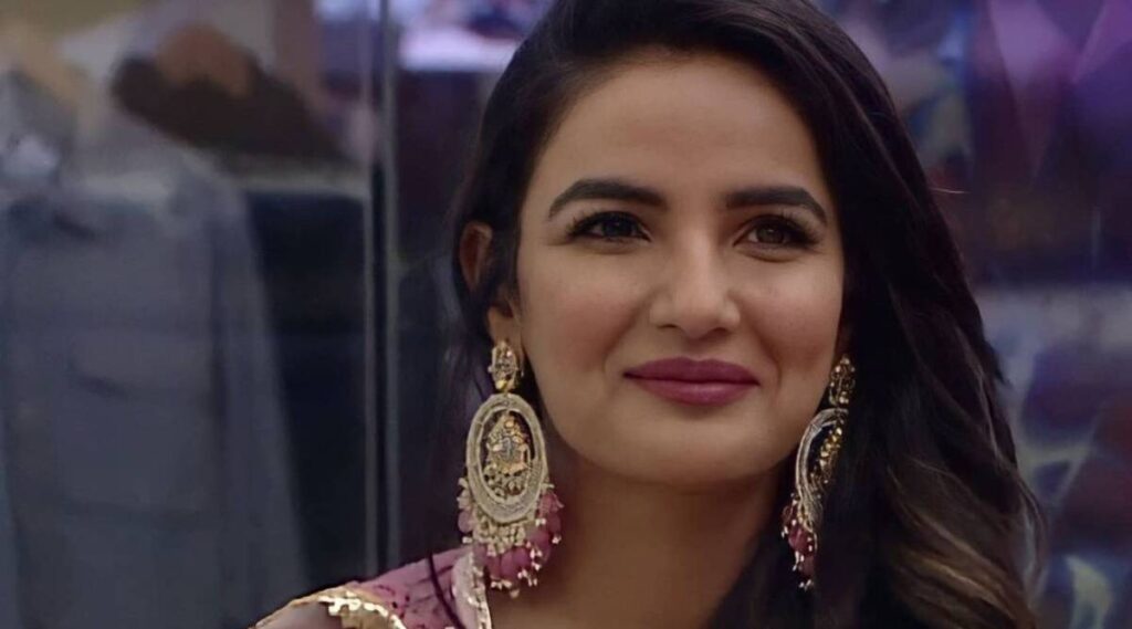 Jasmin Bhasin OUT of Bigg Boss house!!