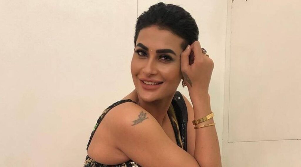 Bigg Boss 14: Pavitra Punia Rushes to Delhi after her father had an accident