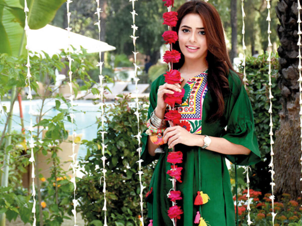 Sana Sayyad Is in a relationship!! But with Whom??