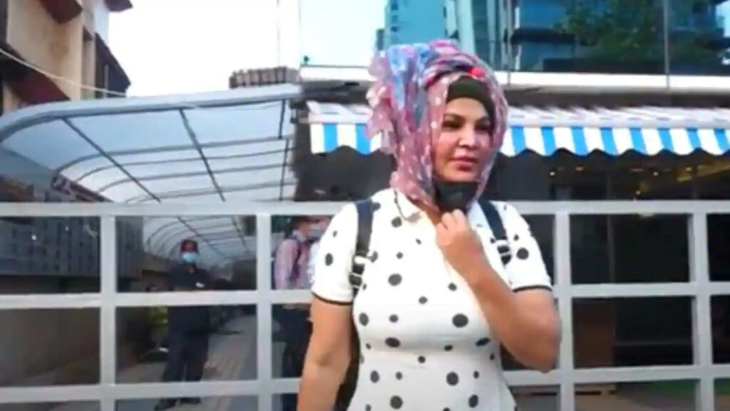 Kashmera Shah and Sambhavna Seth visit hospital to meet Rakhi Sawant’s mother rakhi_sawant