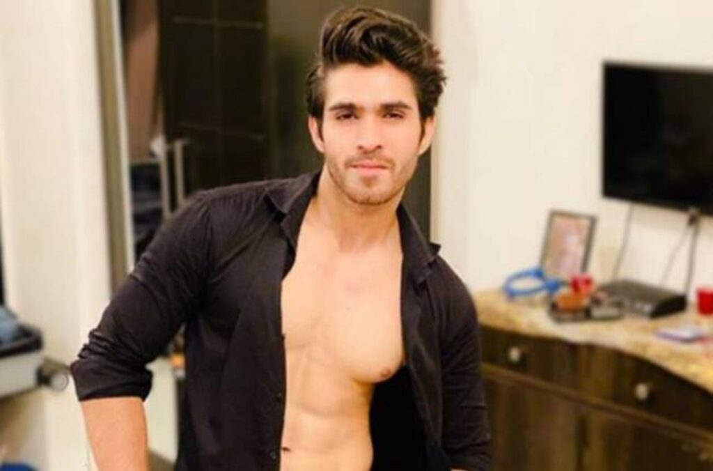 Manish Verma from Teri Meri Ikk Jindri injures himself on the set manish verma