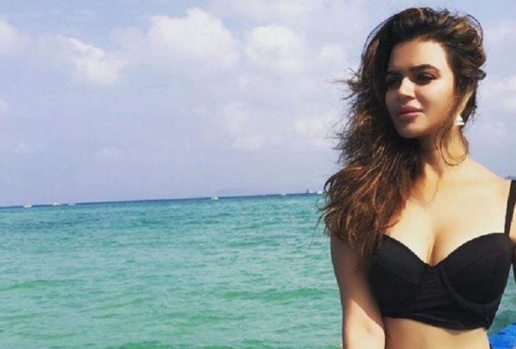 Aashka Goradia bids adieu to Acting