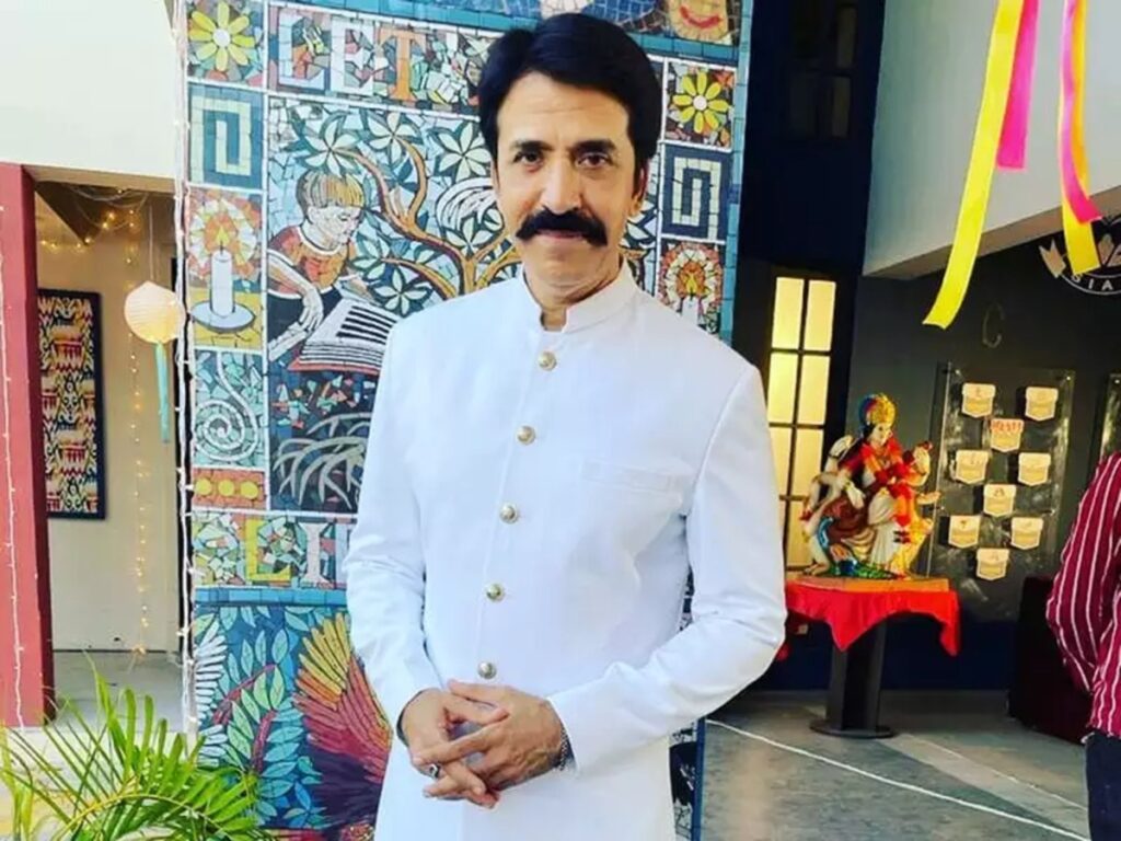 Actor Sooraj Thapar returns home COVID free