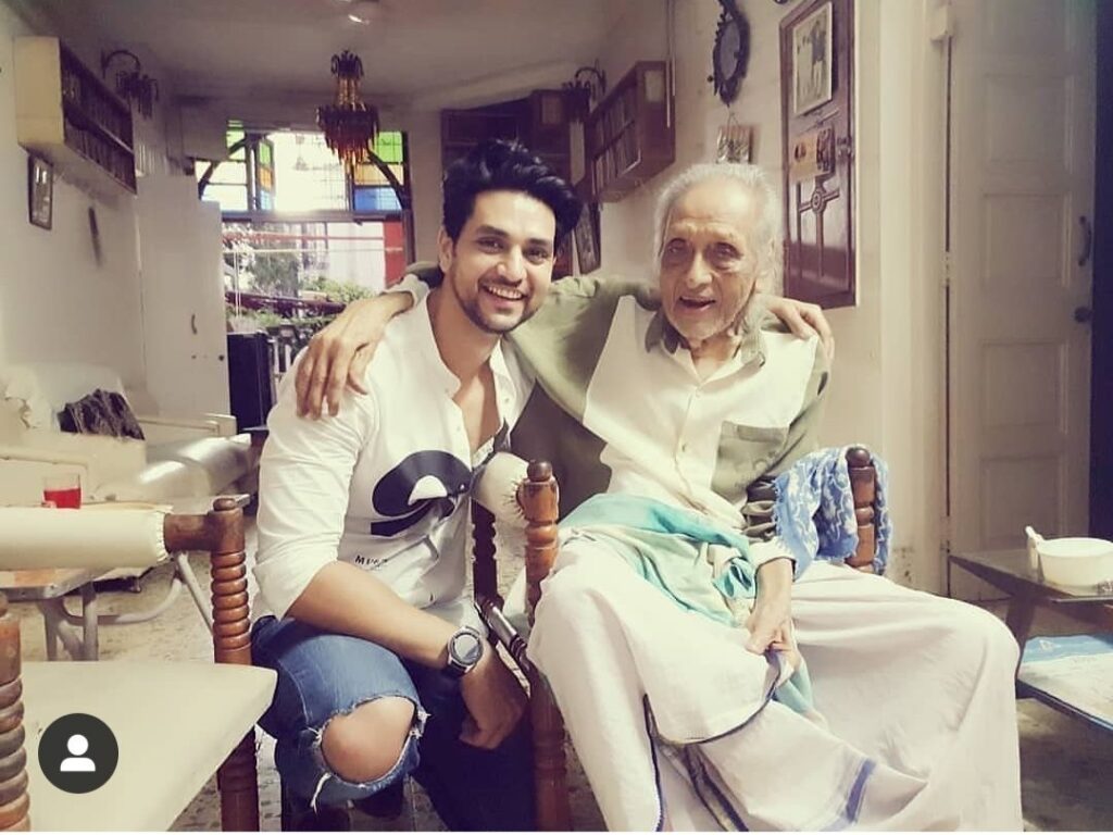 Shakti Arora mourns the death of his Grandfather Chandrashekhar