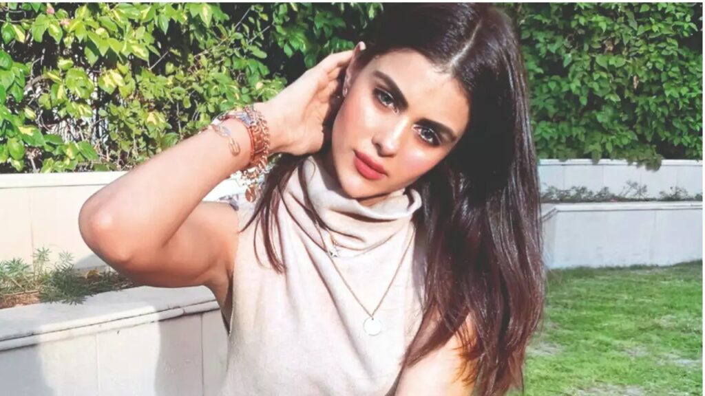 Actress Priyanka Chahar Choudhary talks about her role as Tejo in ‘Udaariyaan’; says, “It’s challenging to play a mentally unstable character”