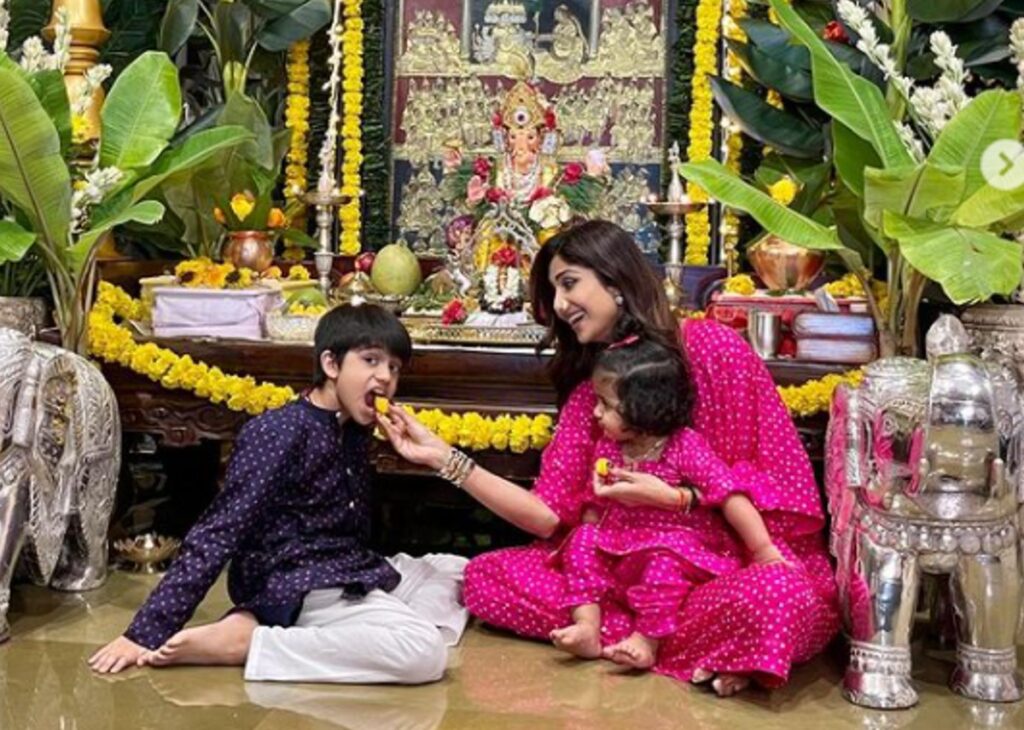 Shilpa Shetty shares a happy family photo celebrating Ganesh Chathurthi without husband Raj Kundra