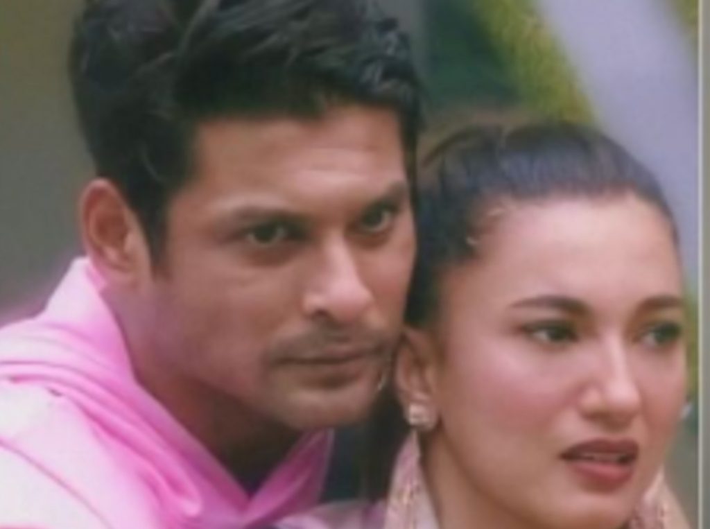 Gauahar Khan breaks down as she meets Sidharth Shukla’s family