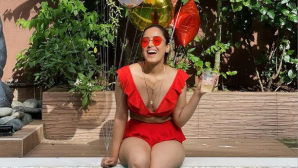 Ishqbaaz fame Srishty Rode celebrates her birthday with Rubina Dilaik, Abhinav Shukla, Karanvir Bohra, Vishal Singh and others