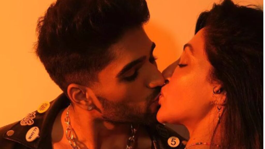 Zeeshan Khan makes his relationship with Reyhna Pandit official; read Reyhna’s take on it