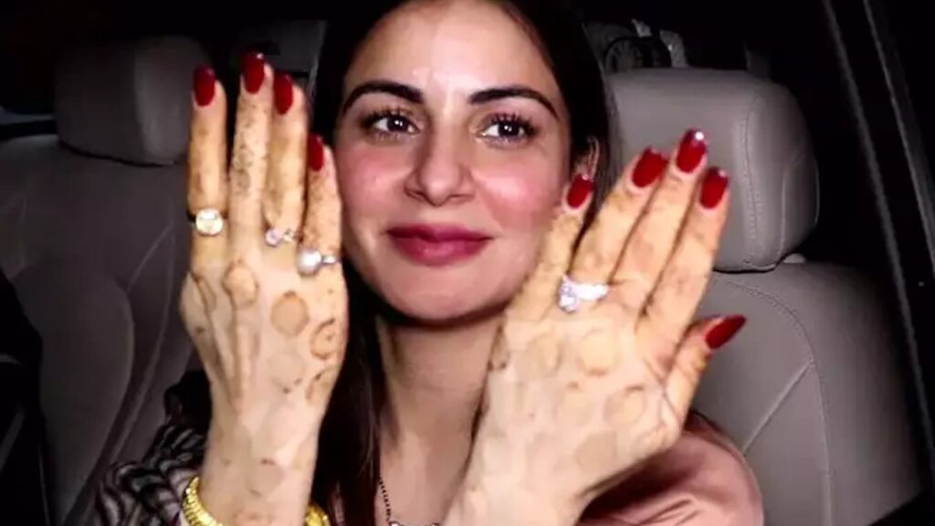 Shraddha Arya returns to Mumbai after her wedding