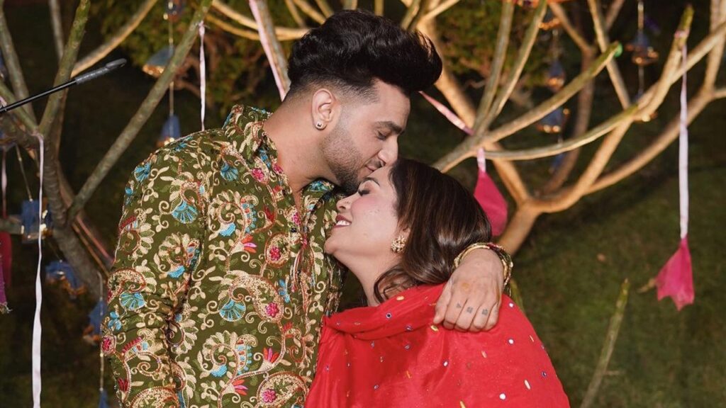 Afsana Khan to tie the knot with Saajz today; Check out the pics from Mehndi ceremony