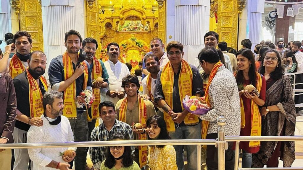 Fans laud Shaheer Sheikh and the cast of Woh Toh Hai Albela for visiting religious places of all beliefs to seek blessings for their upcoming show