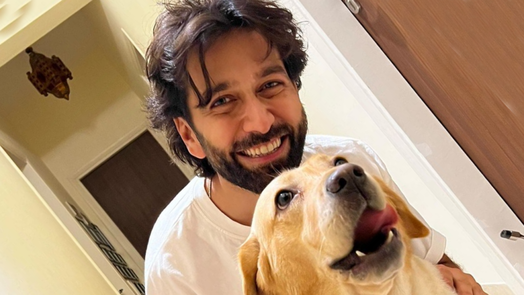 Nakuul Mehta is back on sets of Bade Achhe Lagte Hain 2
