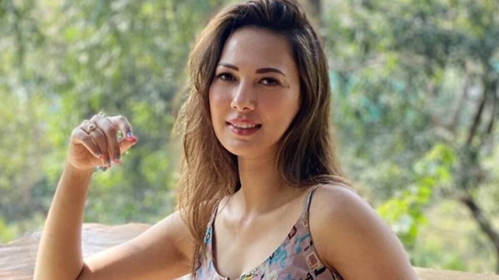 Rochelle Rao roped in to host India’s Laughter Champion; says, “It’s lovely to make people laugh”