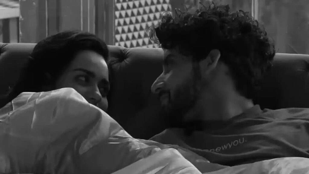 Bigg Boss 16: Gautam Vig and Soundarya Sharma take their bond to the next level; get cozy in a blanket