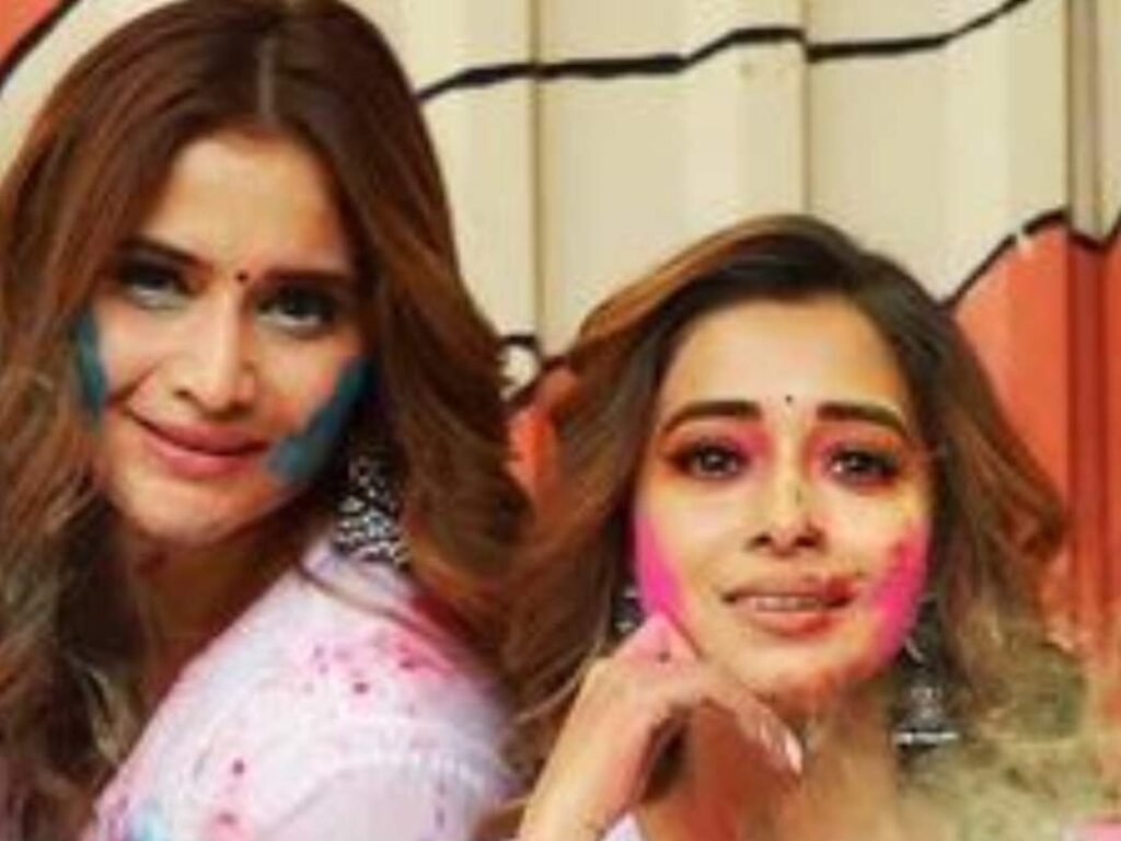 Ex BB contestant Aarti Singh asks Tina Datta to be strong