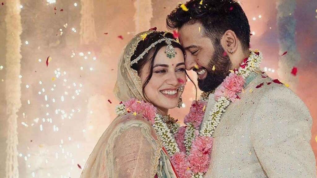 Maddam Sir fame Esha Kansara ties the knot with Siddharth Bhavsar; shares beautiful pics from the ceremony