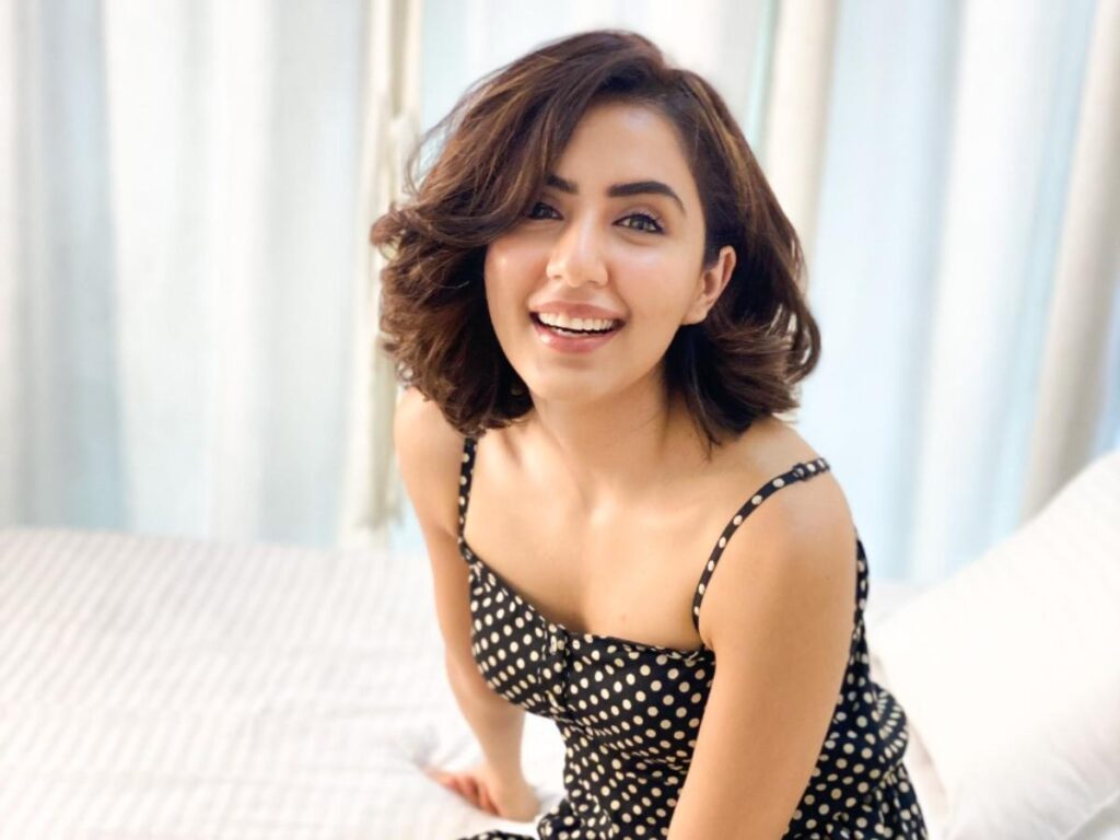 Why is actress Swati Kapoor always playing obsessive, glamorous lover? She answers