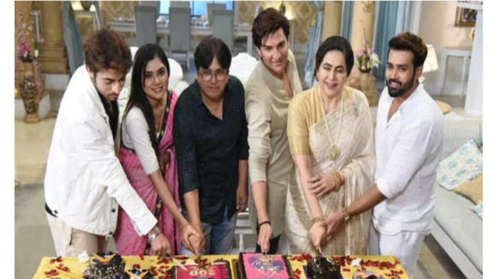 Cast and crew celebrate ‘Kyunkii Tum Hi Ho’ completing the milestone of 200 episodes